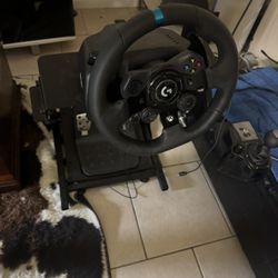 Logitech G920 Racing Wheel & Pedals – Great Condition, Fully Functional