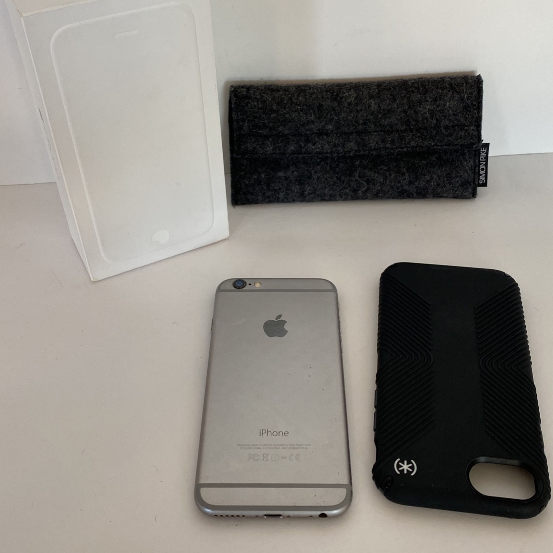 IPhone 6 Silver 64GB AT&T with Phone Cover