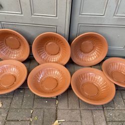 Plastic Round Pots 