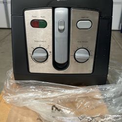 Oster Deep Fryer (missing plug)