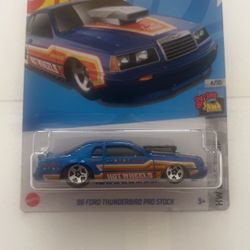 Hot Wheels '86 Ford Thunderbird Pro Stock Diecast Car