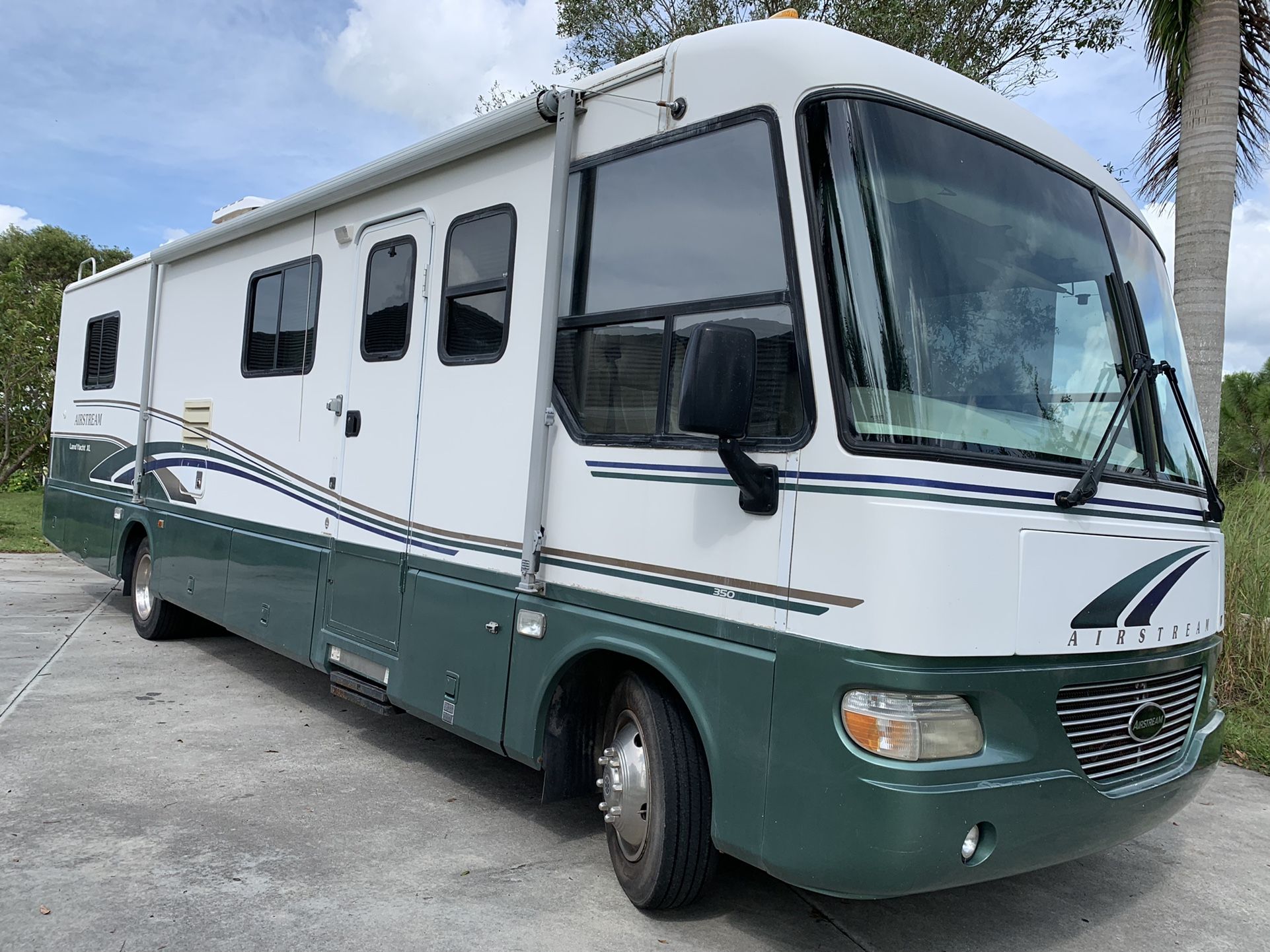 2000 Airstream Land Yacht 350 XL 35ft