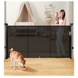 Retractable dog/ baby gate