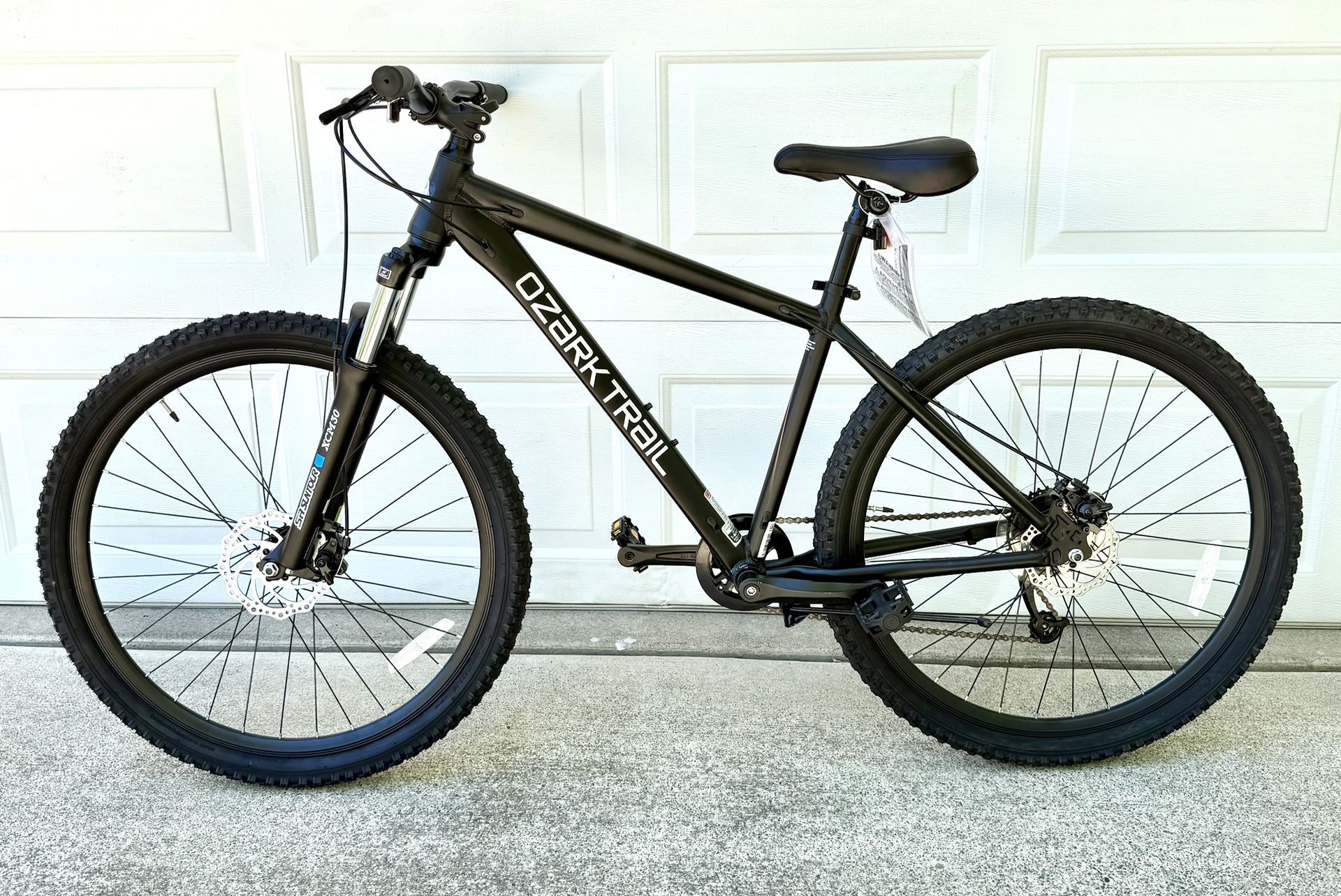 New - 27.5" Ozark Trail Vibe Mountain Bike - Disk Brakes