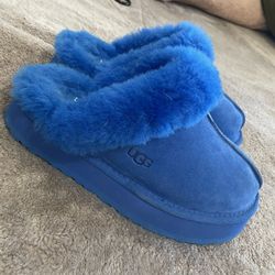 UGG Slip On 