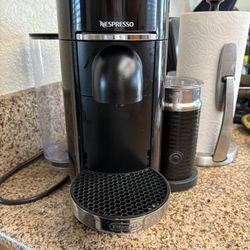  Nespresso Vertuo Plus with milk frother
