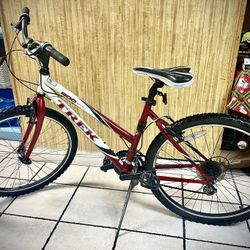 TREK 800 Sport Mountain Bike