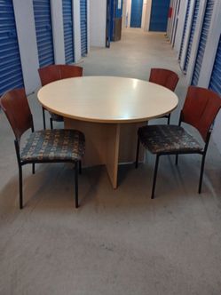 Sett of round table $ 220 and 4 chairs