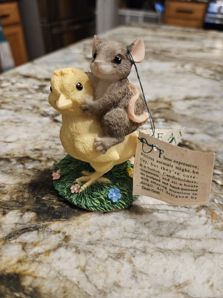 Chickie & Mouse Statue