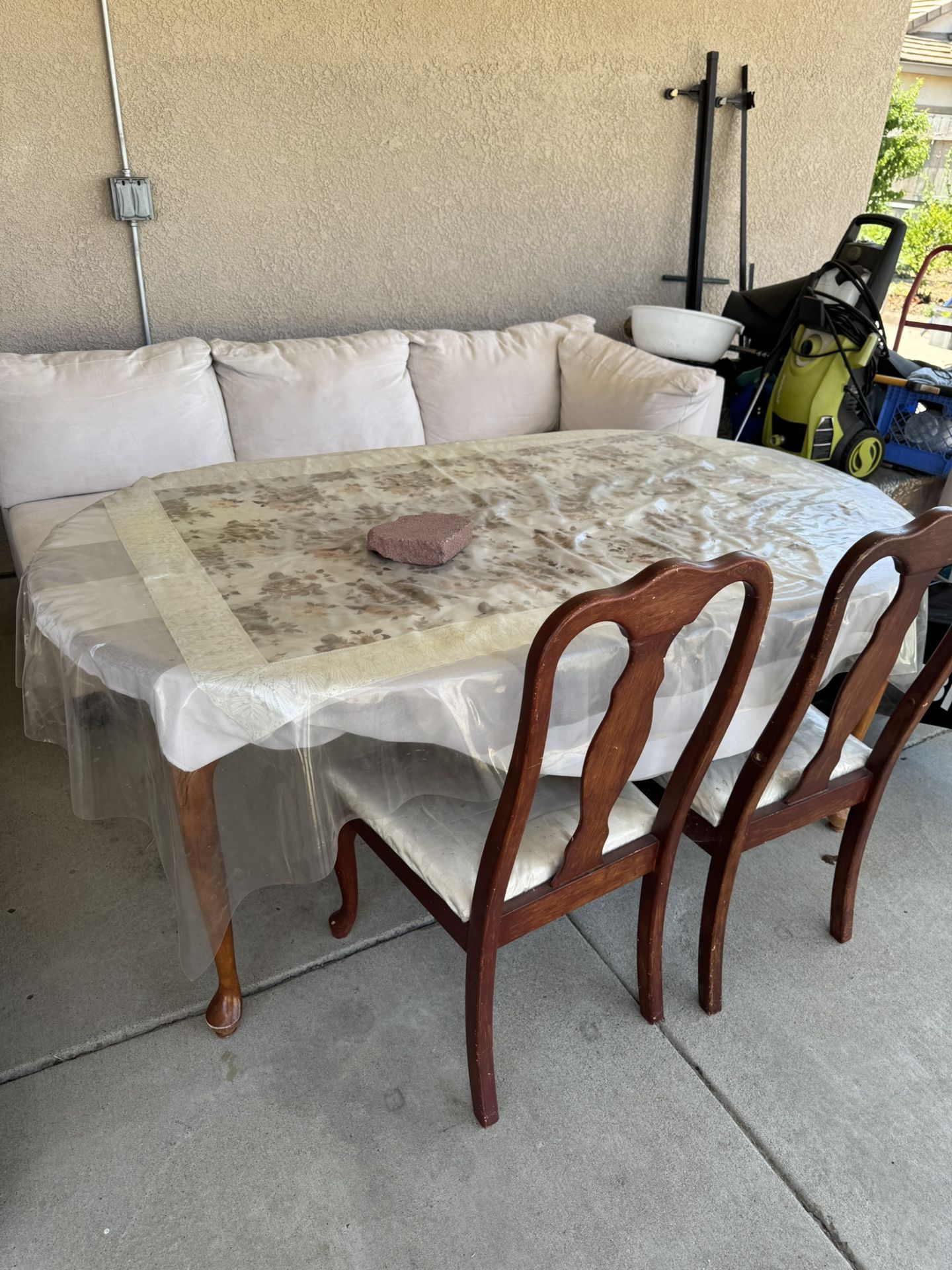 Solid Wood Dining Table with 6 Chairs – Classic Vintage Style