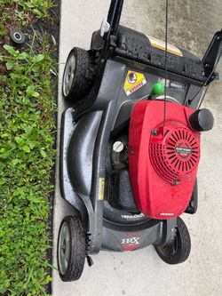 Lawn mower Honda Harmony start right up good condition rear wheel drive self propelled ready for work