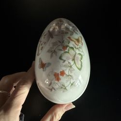 Avon Products, Inc. Fine Porcelain Decorated with 22 K Gold Trim … 1974 R 