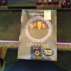 New Sealed Stargate SG-1 Complete First Season 1 DVD 5 Disk Set