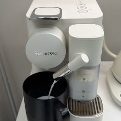 Nespresso  Latissima coffe  machine  
