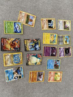 Lot Of Pokémon Cards Charzard V Blastoise 2020 