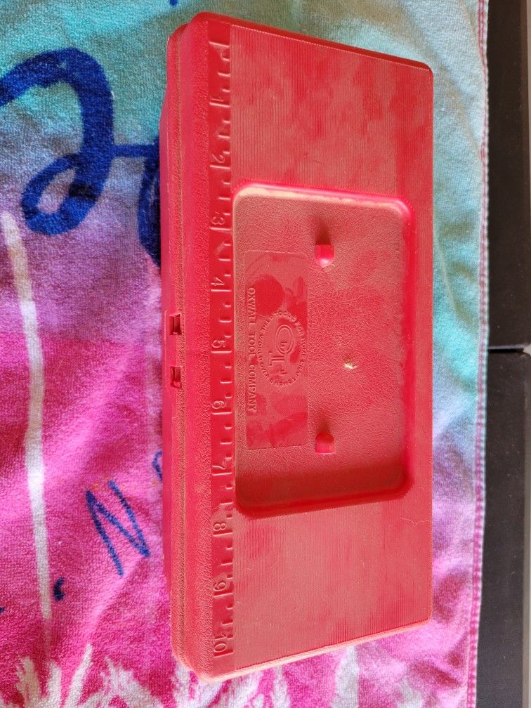 Plastic Box - No Handle! Snaps Shut