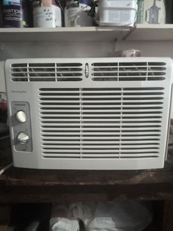 Frigidaire 5,000 BTUs air conditioner