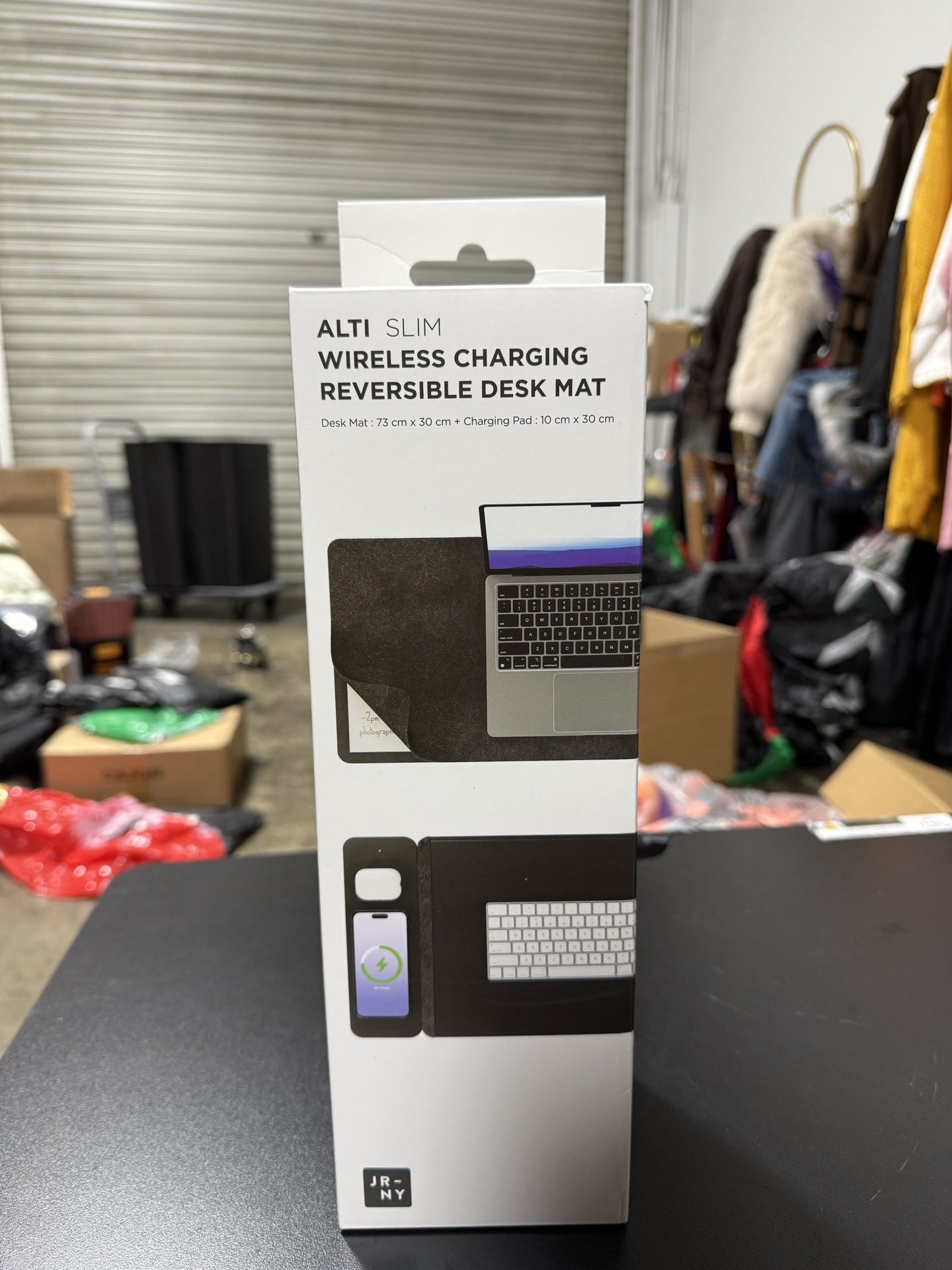 JOURNEY ALTI Slim Wireless Charging Reversible Desk Mat