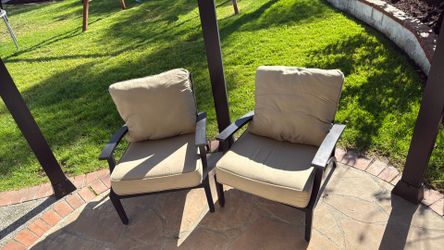Outdoor Patio Lounge Chairs and Couch