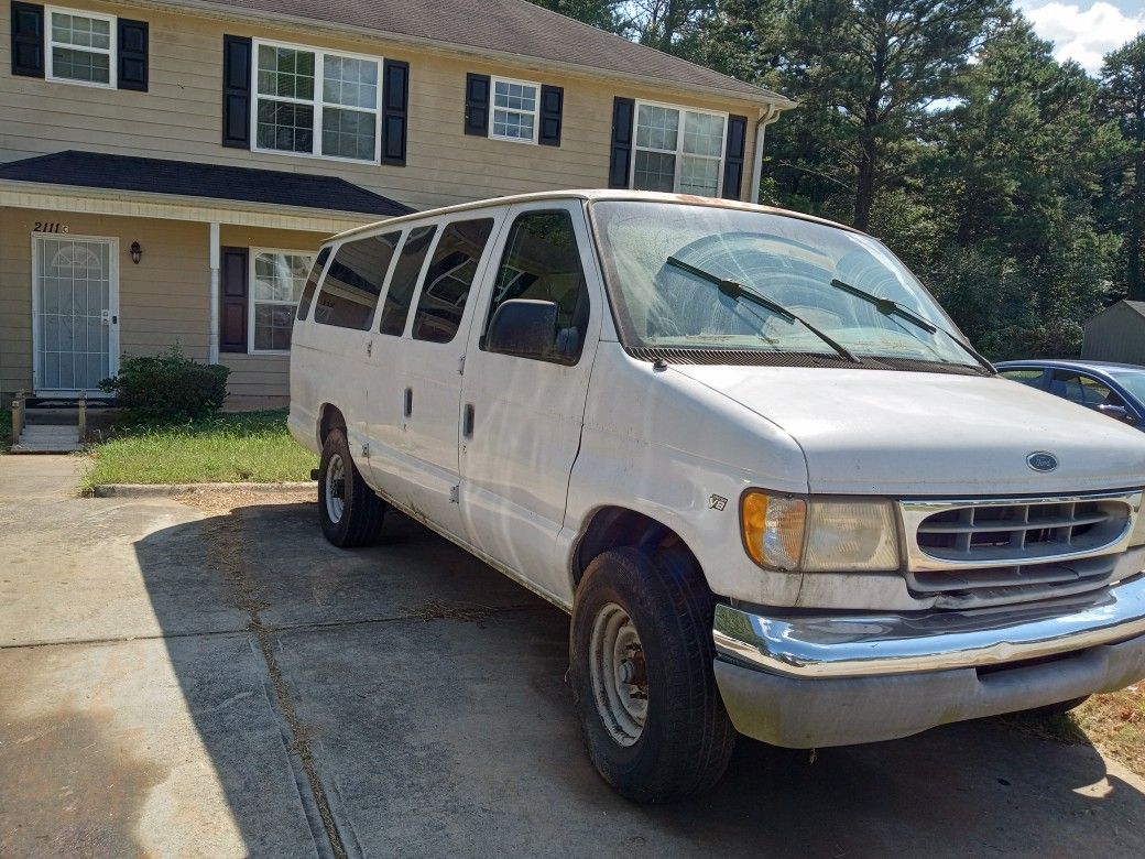1999 Ford Econ Van
