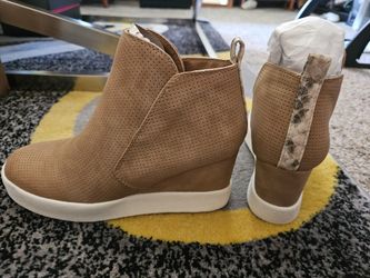 8 1/2 WEDGE SNEAKERS