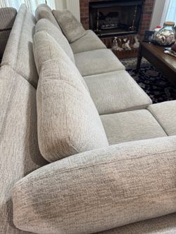 Large L-Shaped Sectional Sofa – Light Beige/Gray Fabric – Excellent Condition