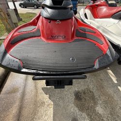CLEAN Yamaha and Honda jet Skis