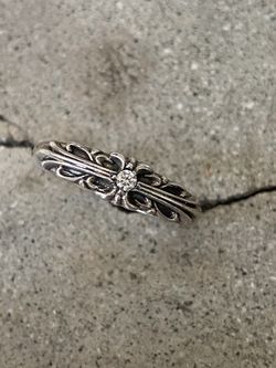 chrome hearts diamond studded tiny floral ring size 10