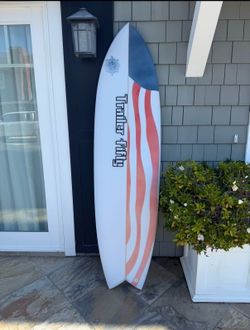 Surfboard 6’8” new