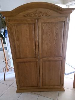 SOLID WOOD DESK AREA