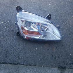 Headlight PETERBILLT ,KENNWORTH Parts
