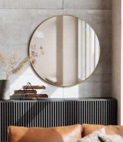 Round Wall Mirror with Gold Frame