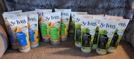 St. Ives Exfoliating Cream 