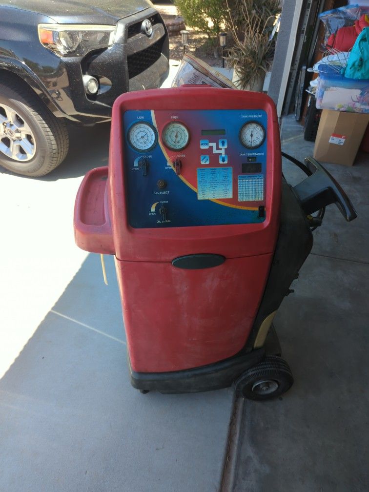 Matco Tools / Robinair AC Recovery Machine