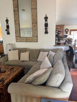 Beautiful-Comfortable Sectional L-Couch