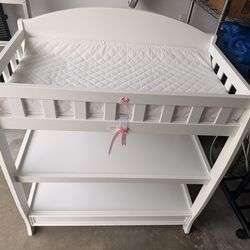 Like new baby changing table