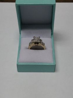 14k fancy lady's ring