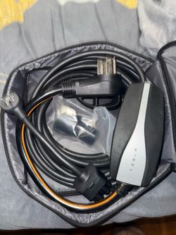 Tesla cable charger