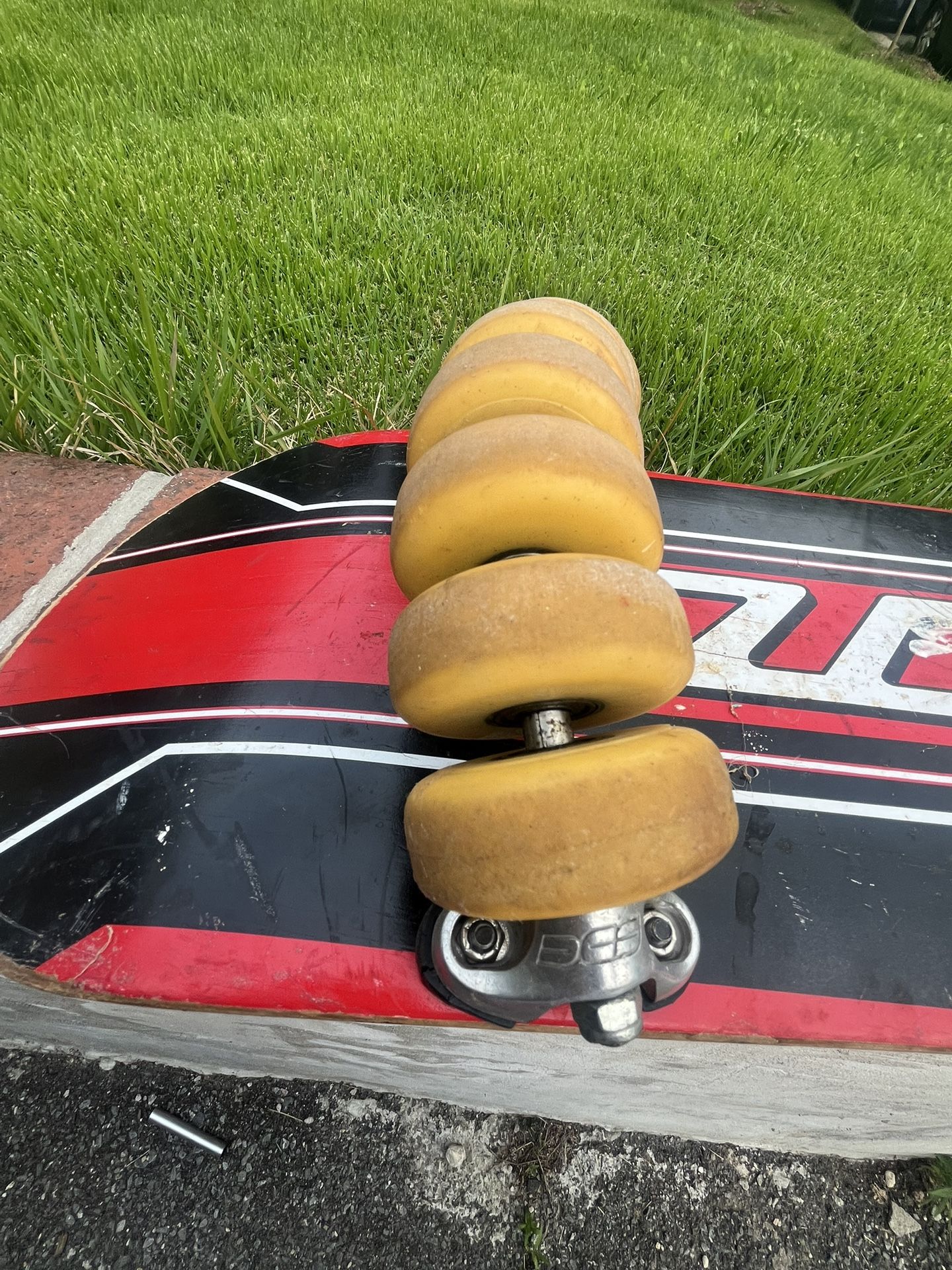 Flow Board 14 Wheel Skateboard Deep Carve System 36 Flowboard