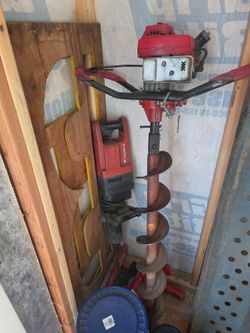 Gas powered 6 in post hole auger