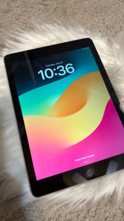 Beautiful iPad 6th generation 32gb