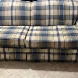 Couch w/ pullout bed