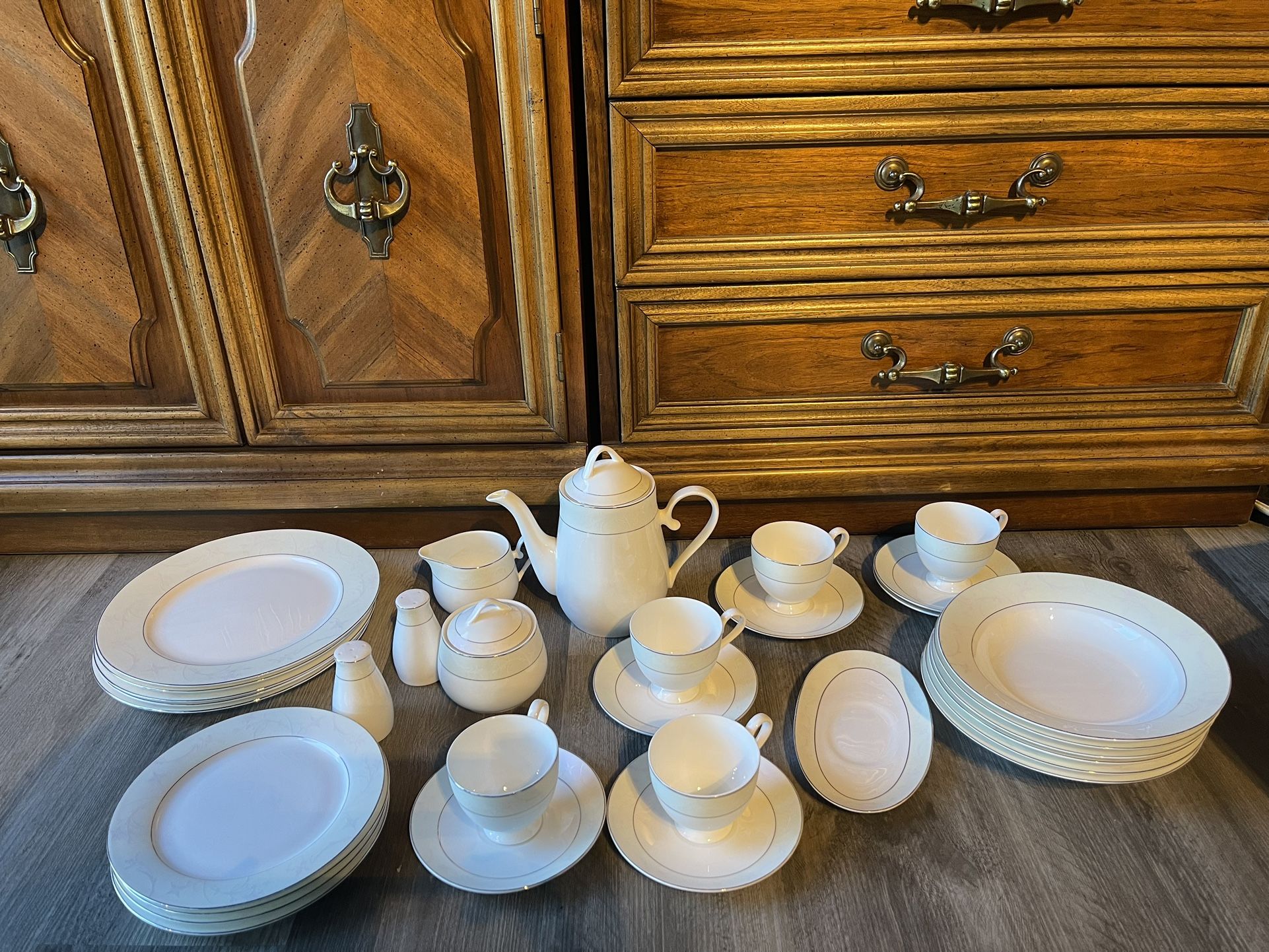 Bone China Rare Porcelain Set