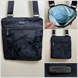Baggallini Pocket Crossbody Bag In Black Camouflage / Light Blue Interior 