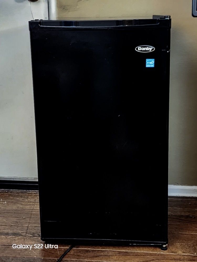 Danby 3.2 Cu.ft Refrigerator