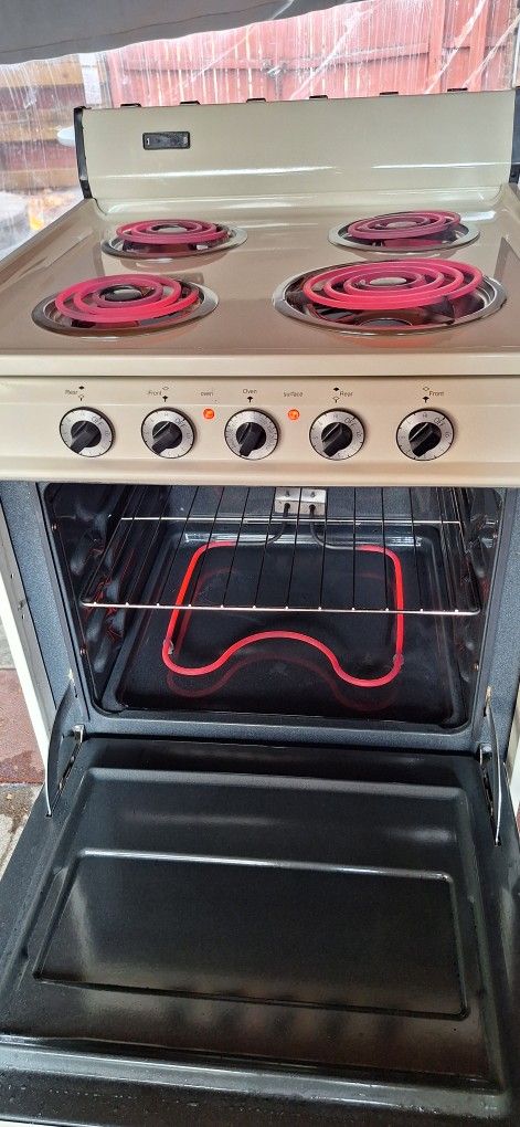 24" Electric Stove