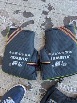 Xuewei Insulated Handlebar Mittens Pair