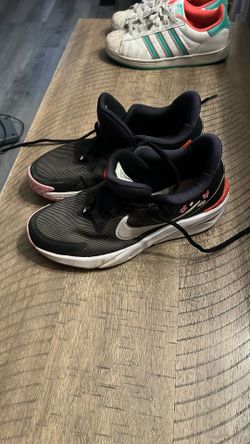 Nike Girls Youth Size 4