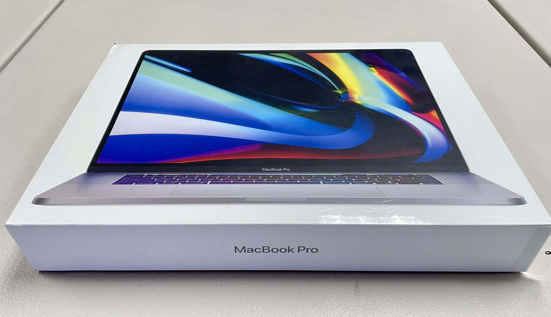 BRAND NEW, SEALED MacBook Pro 16” - Space Gray / 6-core i7 / SSD 512 GB / RAM 16 GB / AMD 5300M 4 GB / No Tax!