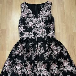 Women’s Dress. Size 4 